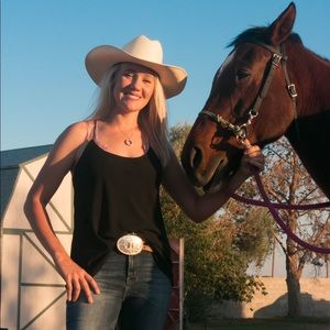 Meet your Posher, Amanda